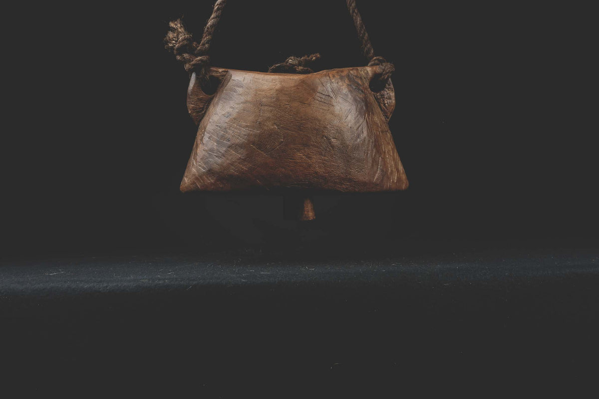 Dark Wooden Jute Bell - LYKTA